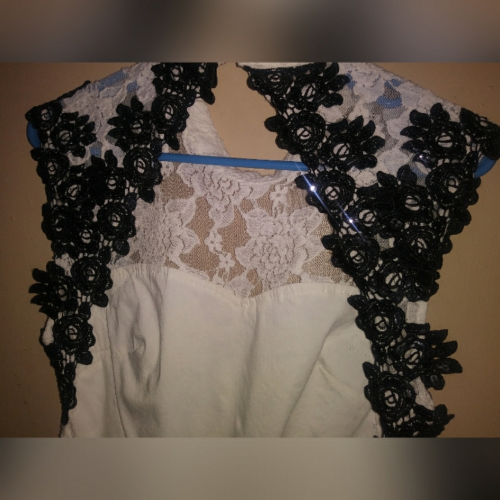 LACE ROMPER - Picture 5 of 8